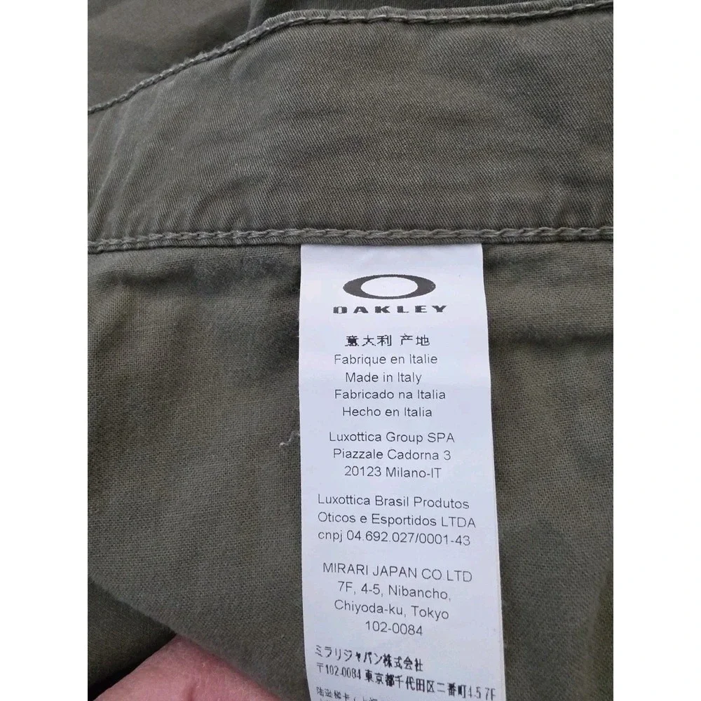 Oakley‎ Men's Khaki/Gray Custom Fit Pants Size 31. SLIM FIT